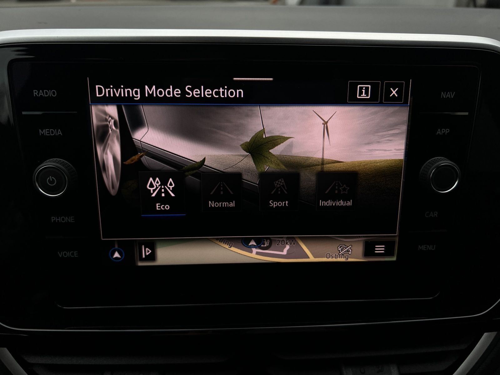 T-Roc R-Line 1.5 TSI DSG LED*Navi*ACC