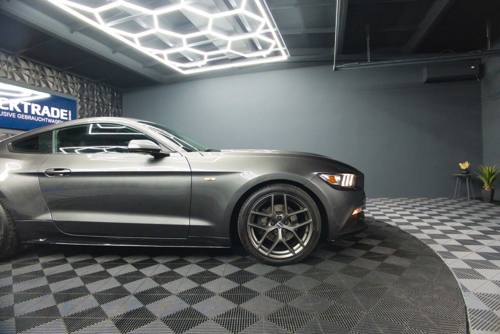 Fahrzeugabbildung Ford Mustang 3.7 V6 GT Coupe 19Zoll | Xenon | Kamera