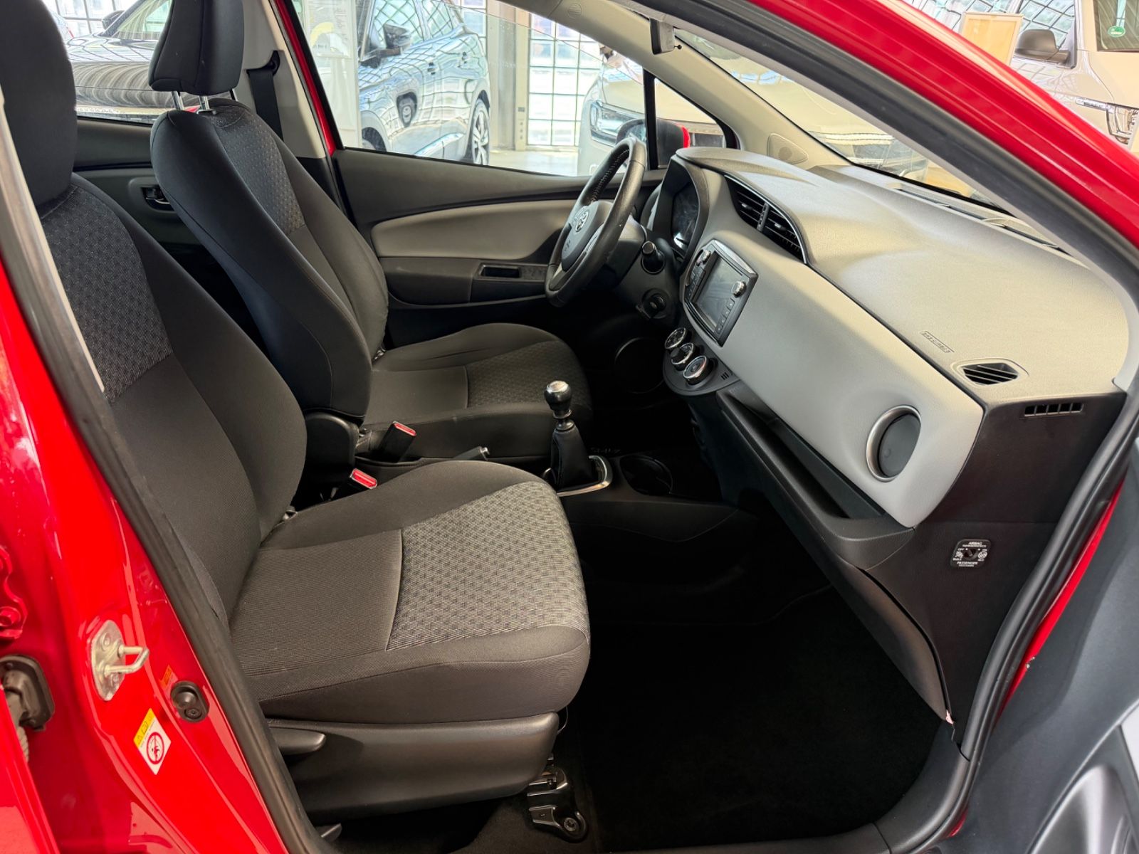 Fahrzeugabbildung Toyota Yaris *Rückfahrkamera*