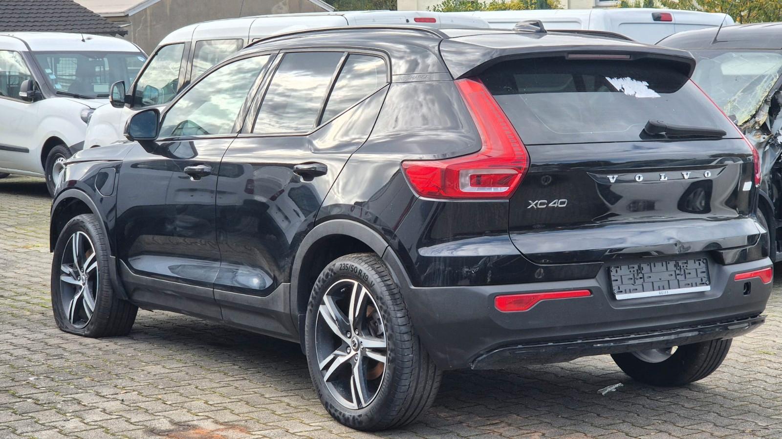 Volvo XC 40 R Design Recharge 2WD*Leder*LED*Sportfahrw