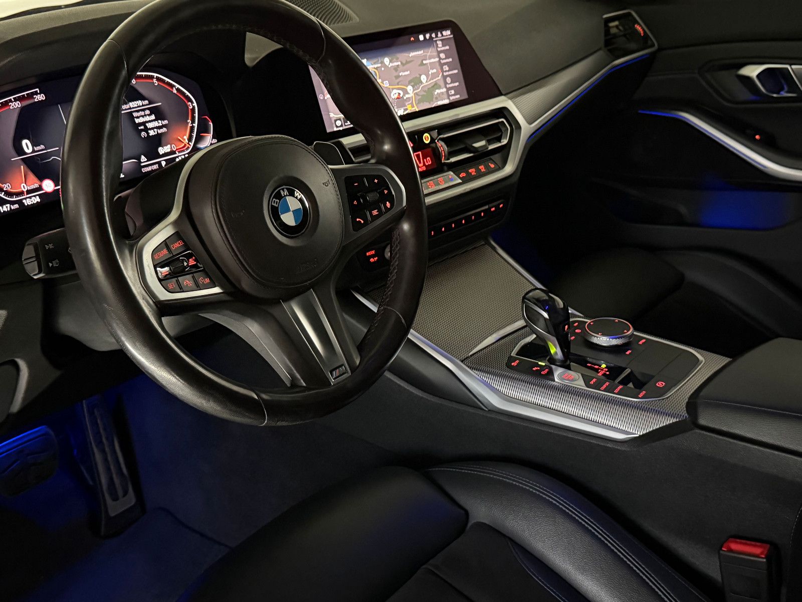 Fahrzeugabbildung BMW 330 i Lim. M SPORT/HIFI/VRTL+/DAB+/KAMERA/LASER