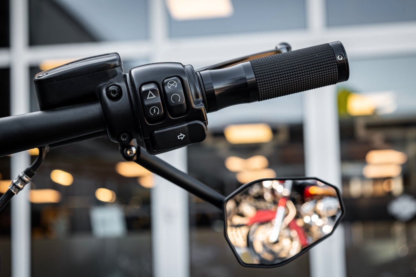Fahrzeugabbildung Harley-Davidson FXFBS FAT BOB 114 CUI SOFTAIL - Penzl - Avon