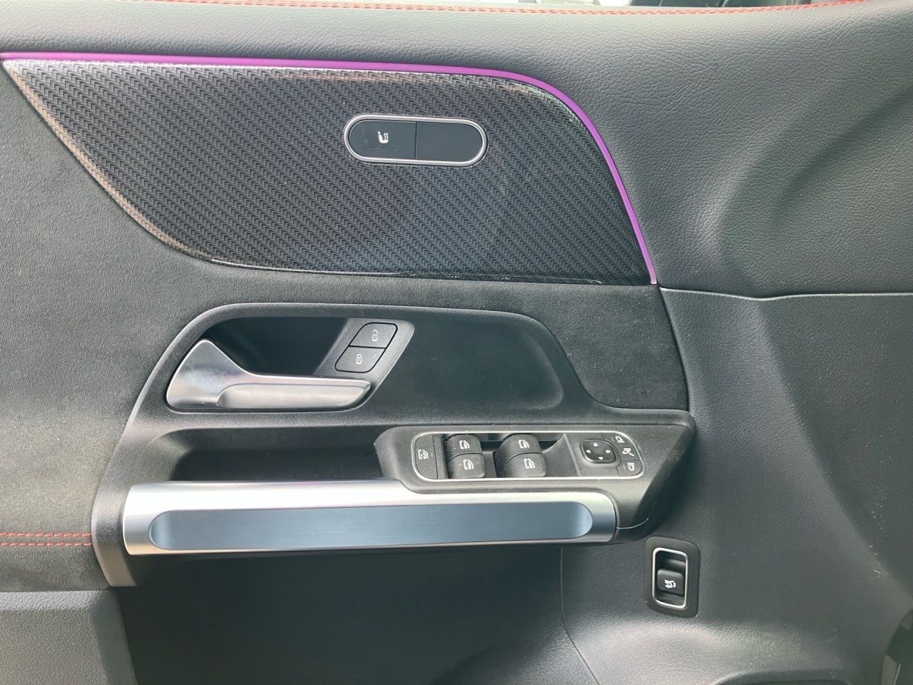 Fahrzeugabbildung Mercedes-Benz GLB 220 d 4M AMG AdvPlus AHK Night Multibeam Key