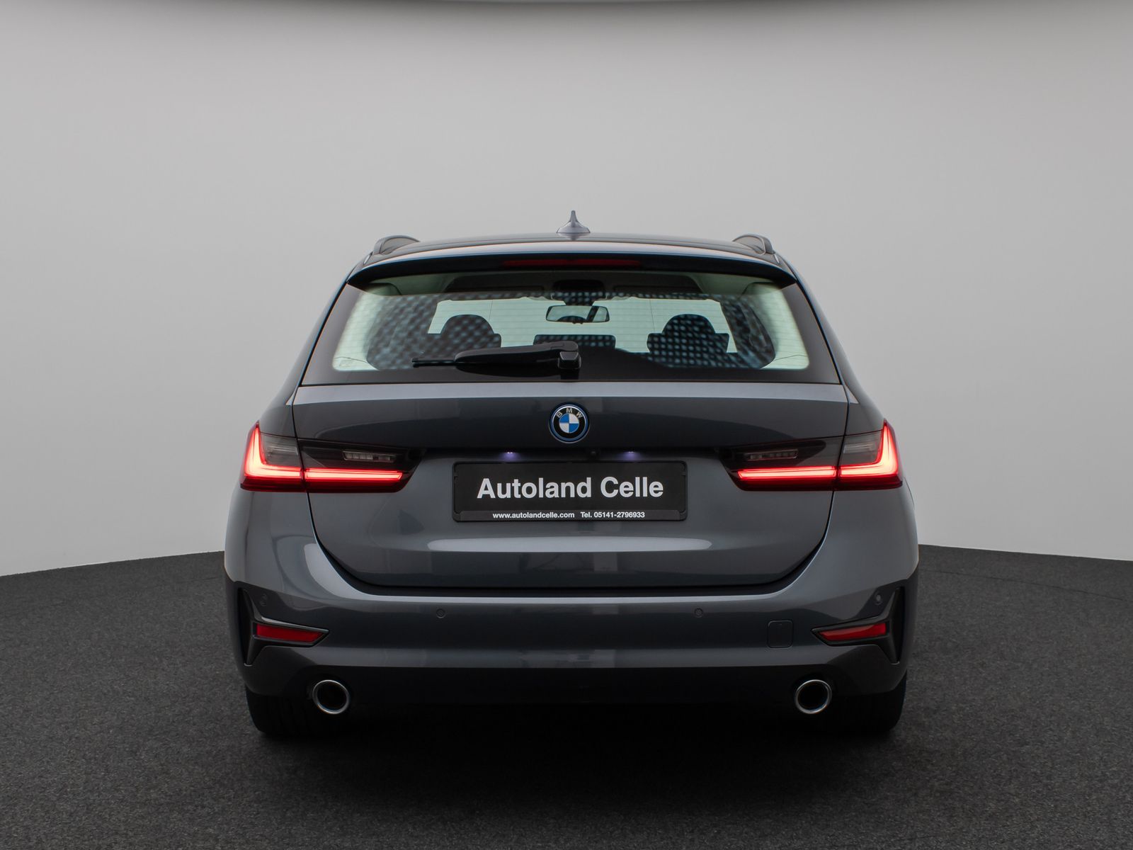 Fahrzeugabbildung BMW 330e Kamera DAB HiFi DrivingAssist Alarm Sport