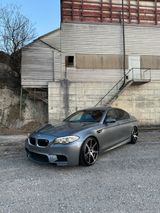BMW M5 F10 705 DKG / Motor neu - BMW M5 aus 2011