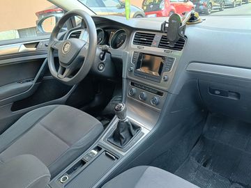 Volkswagen Golf - 8