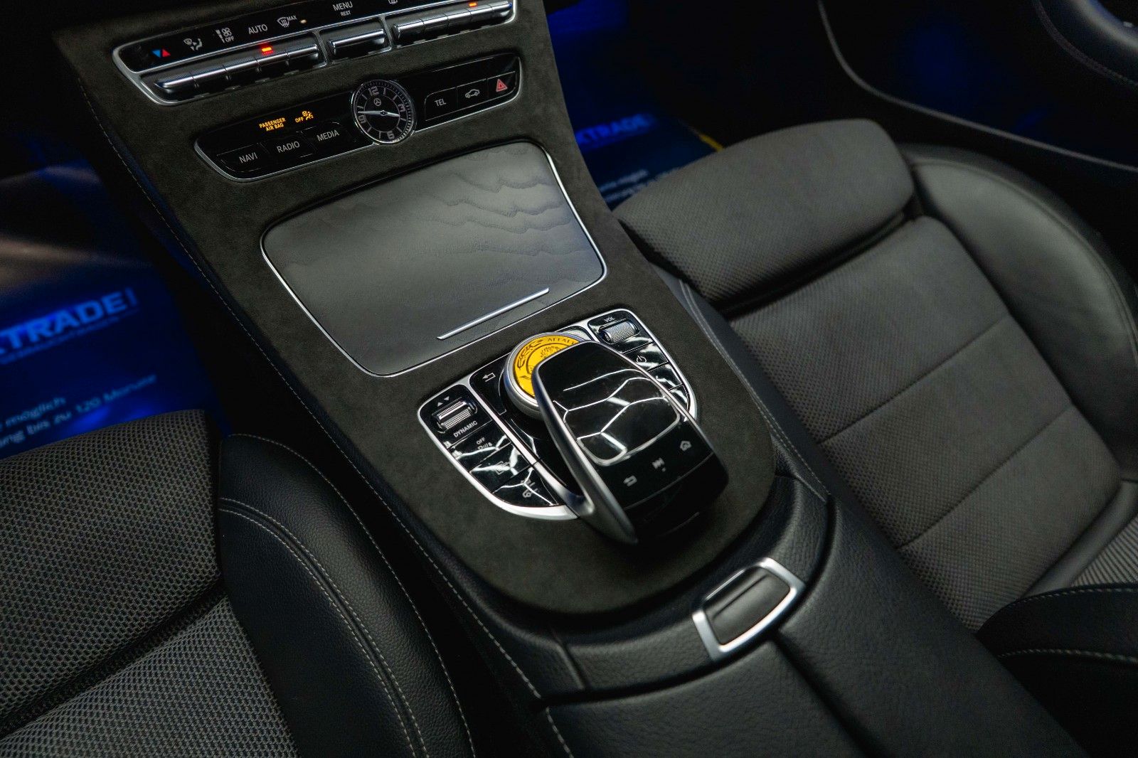 Fahrzeugabbildung Mercedes-Benz E 300de AMG Night-Paket Designo *Pano*ACC*LED*