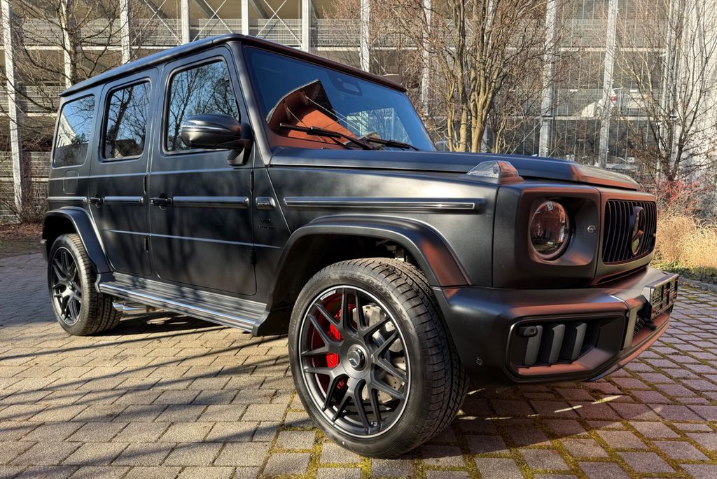 Mercedes-Benz G 63 AMG full on stock