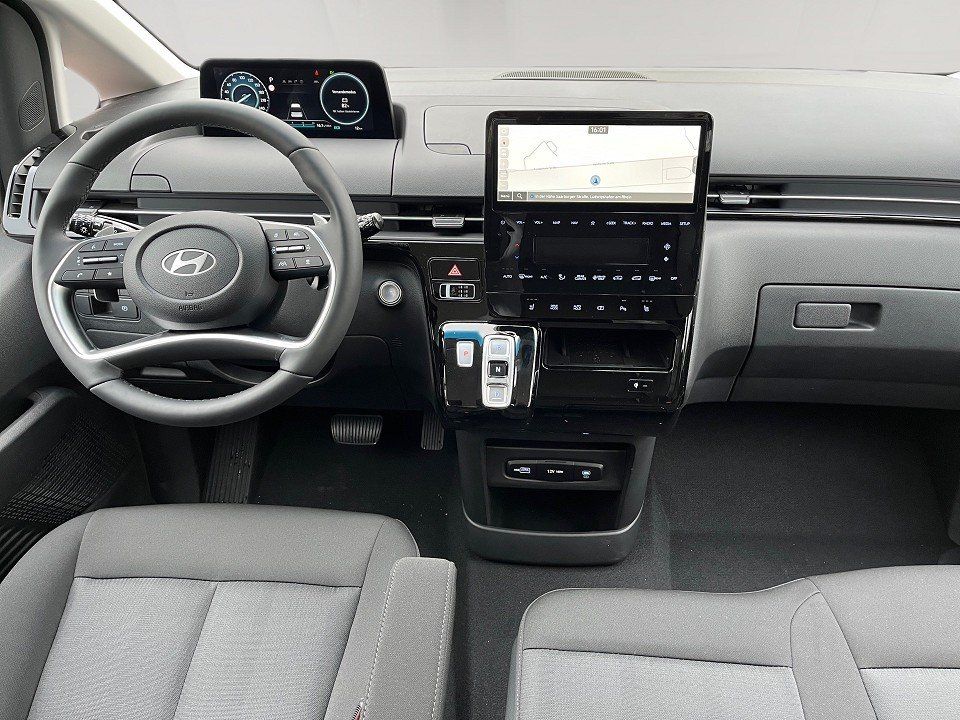Fahrzeugabbildung Hyundai STARIA Hybrid 9-Sitzer TREND 18 Easy-Access-Pake