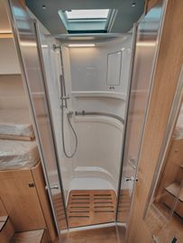 Fahrzeugabbildung HYMER / ERIBA / HYMERCAR B-KLASSE MODERN COMFORT BMC-I 680 PREMIUM