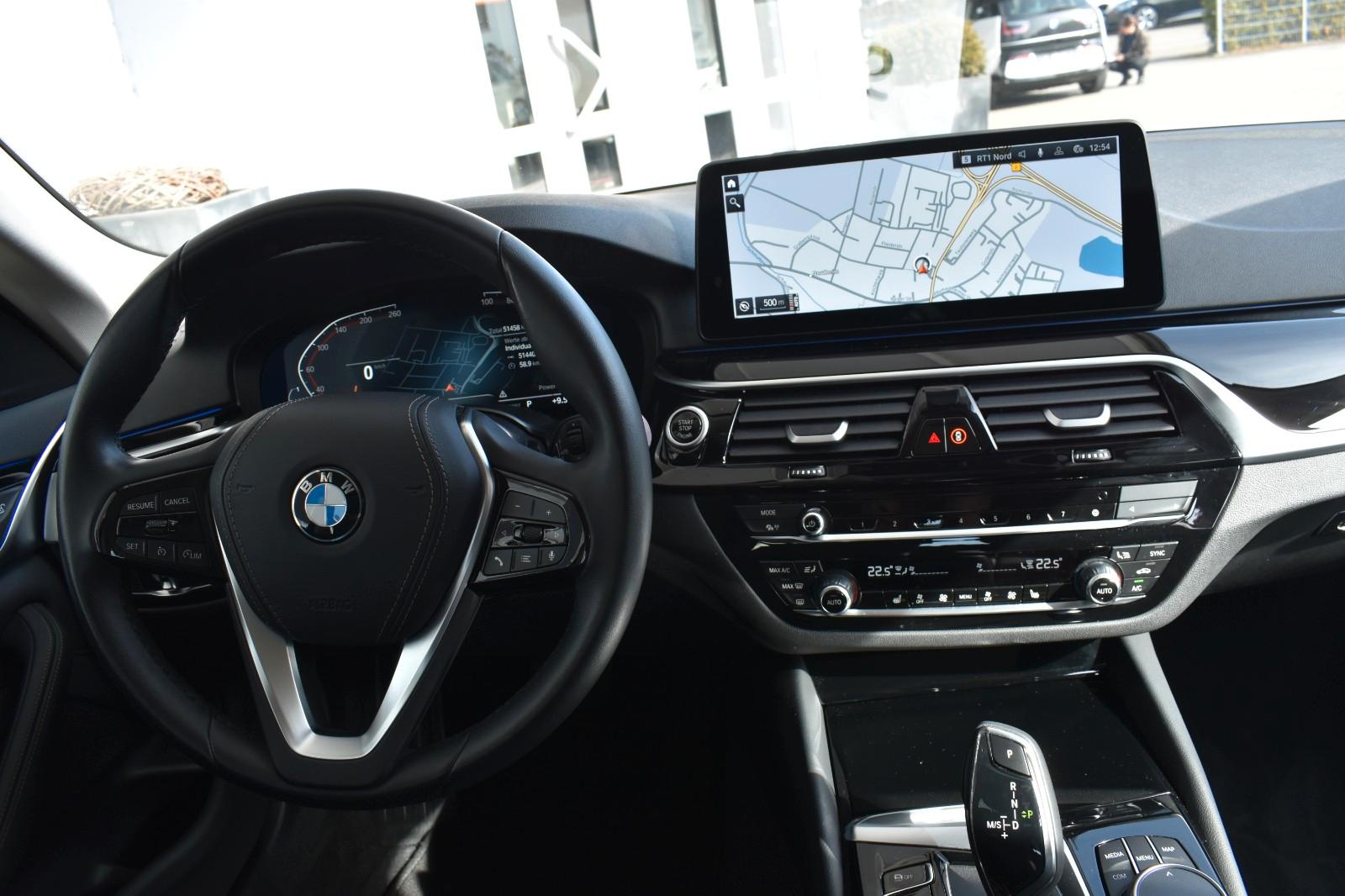 BMW 530d Touring Aut. PanoDach HUD Keyless Sitzhzg
