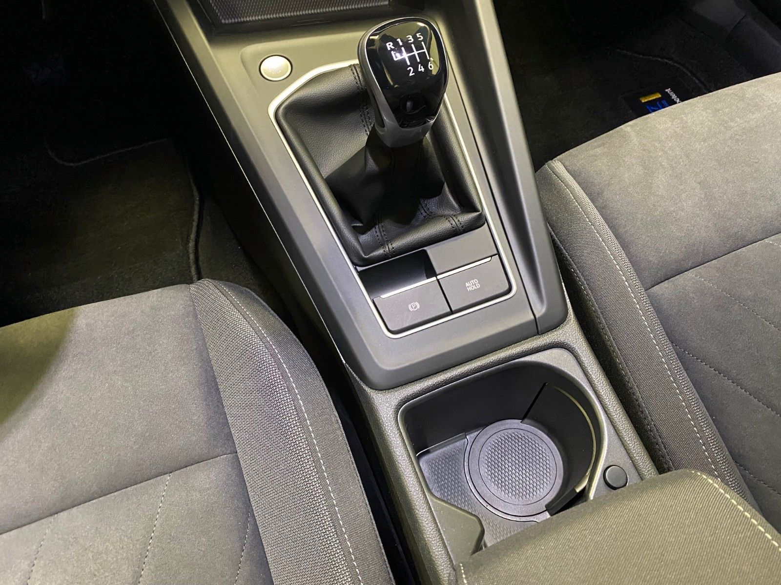 Fahrzeugabbildung Volkswagen Golf 1.0 TSI Life+GARANTIE BIS 2026+LED+PDC+ACC+