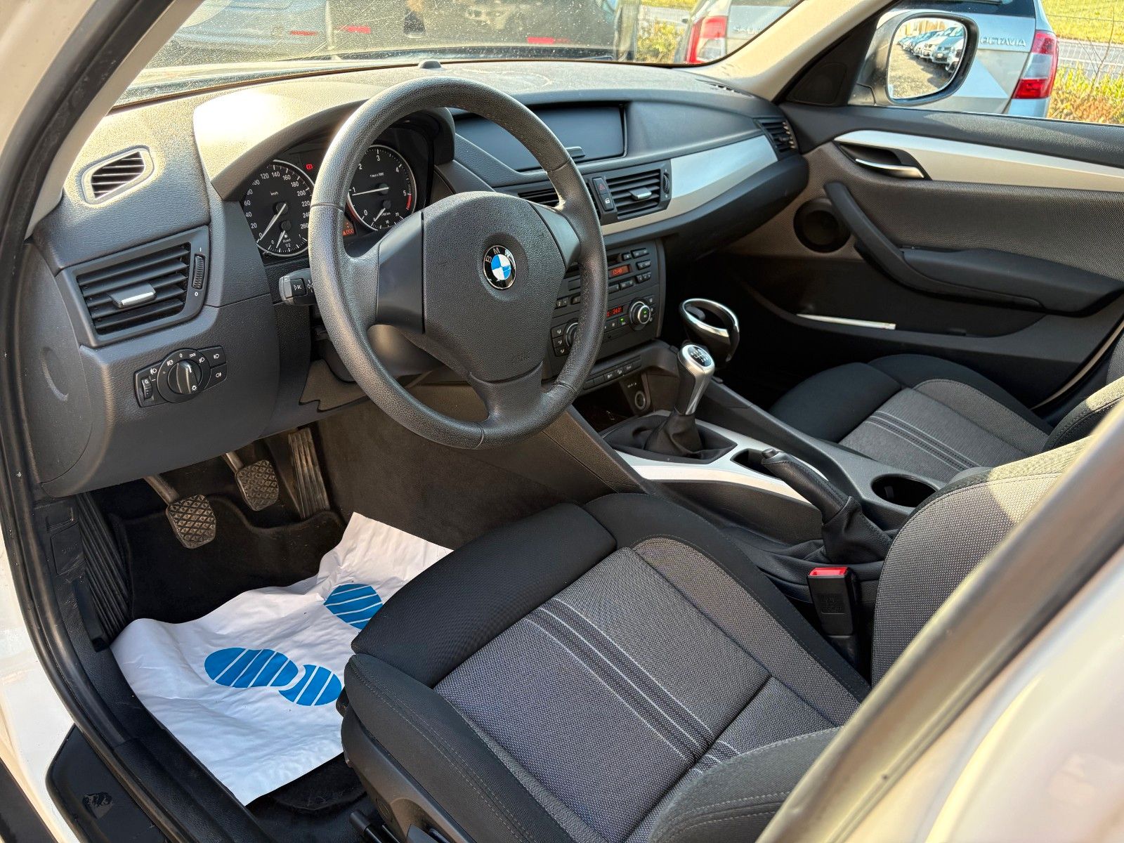 Fahrzeugabbildung BMW X1 xDrive20d xLINE Sportsitze 1.HAND SPORTFWK