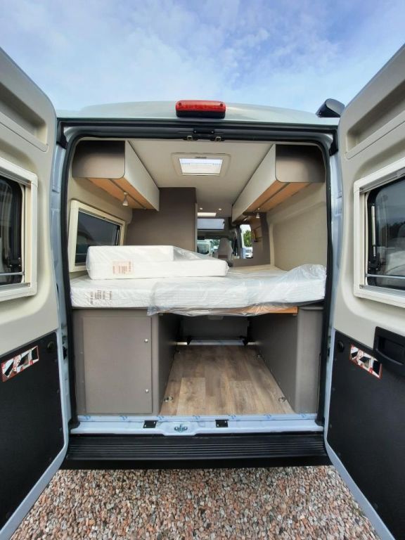 Fahrzeugabbildung LMC Innovan 600 Verfüg./Sparen Sie 12.001,- €