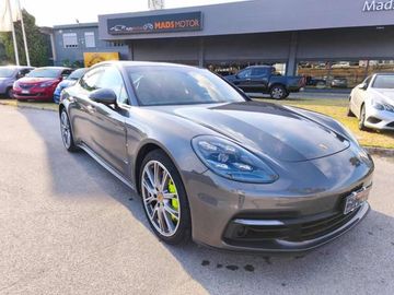 Porsche Panamera - 1