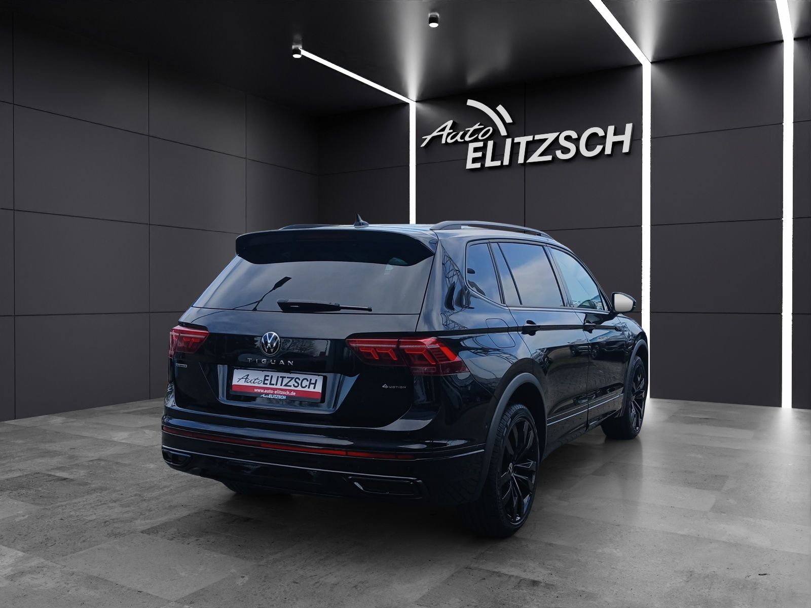 Fahrzeugabbildung Volkswagen Tiguan Allspace TSI R-Line DSG 4M Matrix AHK Nav