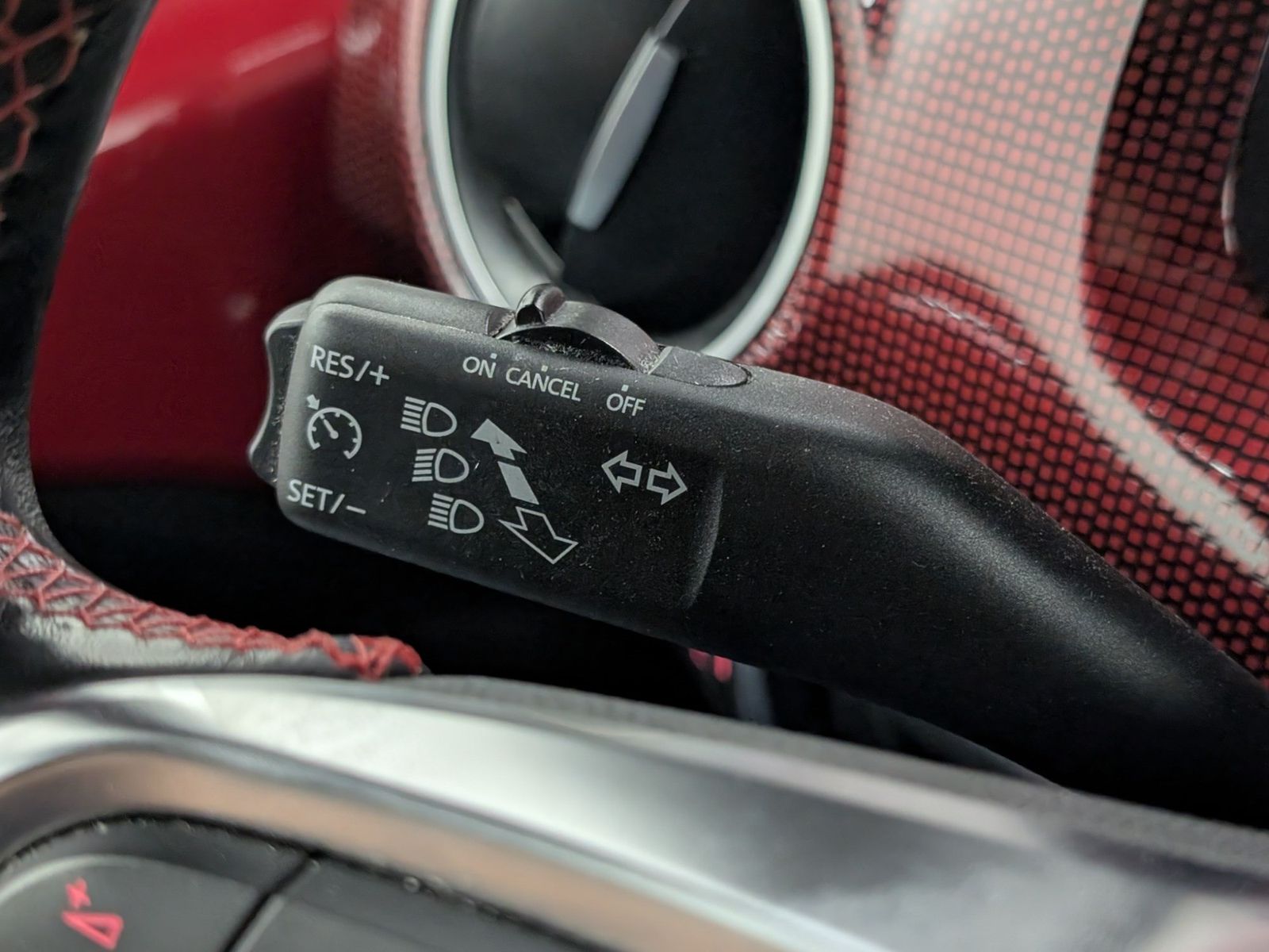 VW up ! GTI 1.0 TSI SHZ LED DAB – Bild 29