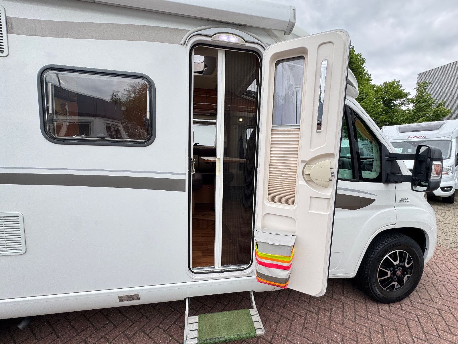 Fahrzeugabbildung HYMER / ERIBA / HYMERCAR EXSIS-T 588 AUTOMATIK ALKO LITHIUM 240 AH SOLAR