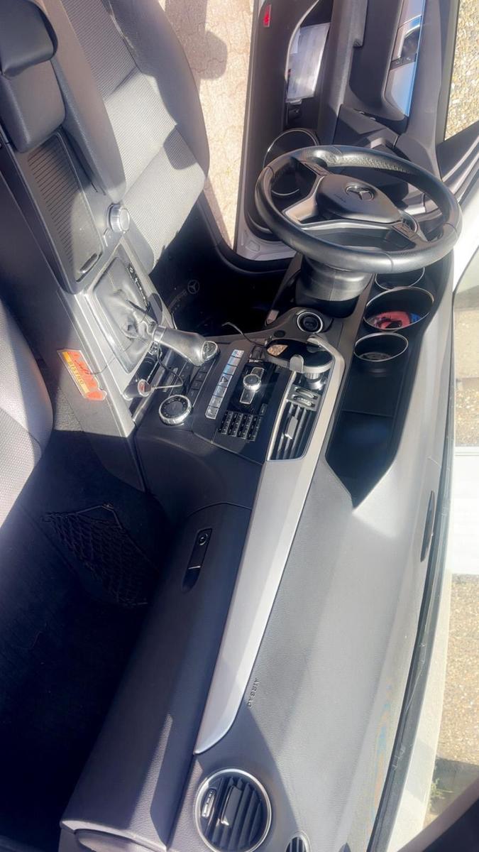 Mercedes-Benz C180 2011 — photo 5