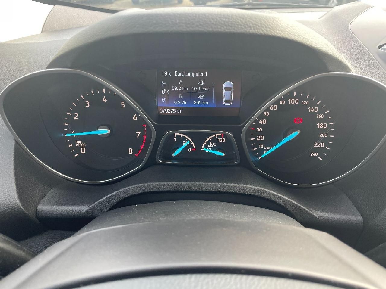 Fahrzeugabbildung Ford Kuga Winterpaket, Navi, Klimaautom.