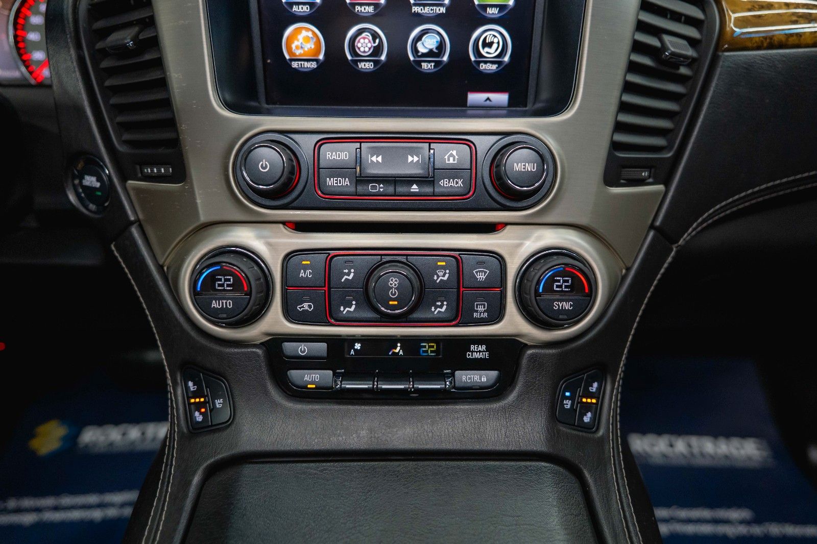 Fahrzeugabbildung GMC Yukon 6.2 V8 DENALI 4x4 LED *Unfallfrei*TV*ACC*