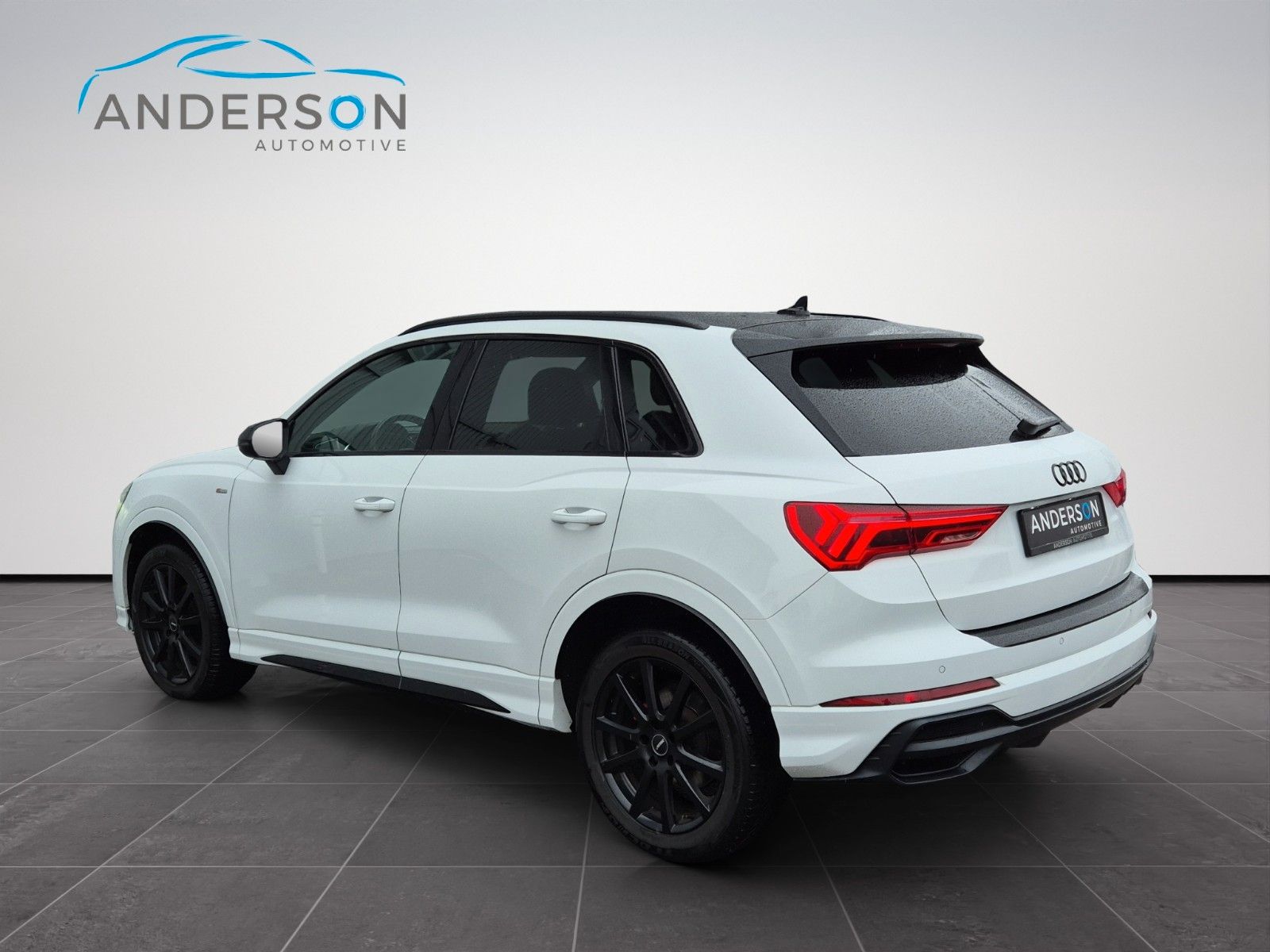 Fahrzeugabbildung Audi Q3 35 TFSI S LINE S TRONIC PANO TOTW ALLW LED