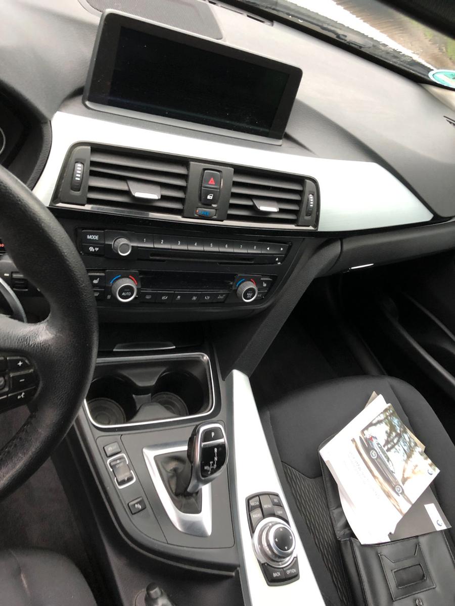 BMW 320 2013 — photo 9