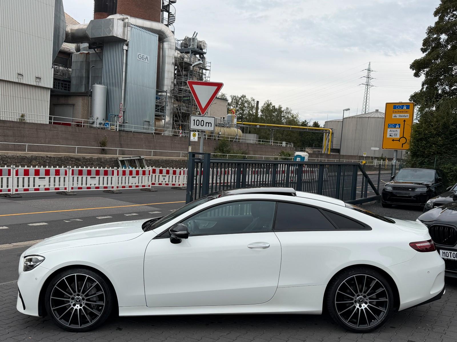 Mercedes-Benz E 220 d Coupe LED - Burmester - AMG Line ///