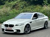 BMW M5 HUD TV-ENTERTAIMENT SSD VOLL TOP-ZUSTAND - gebrauchte BMW M5 aus dem Jahr 2012