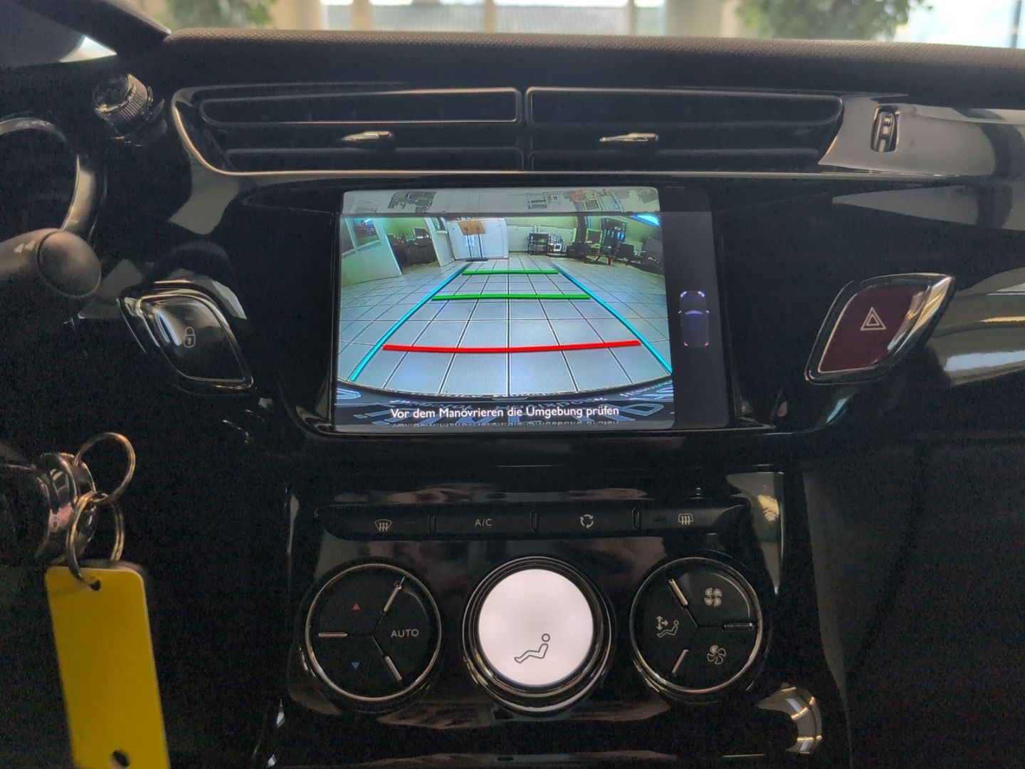 Fahrzeugabbildung Citroën DS3 1.2 PureTech 110 Navi Rückfahrkam. Notbrems.
