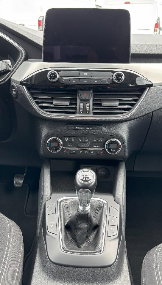 Fahrzeugabbildung Ford Kuga Titanium
