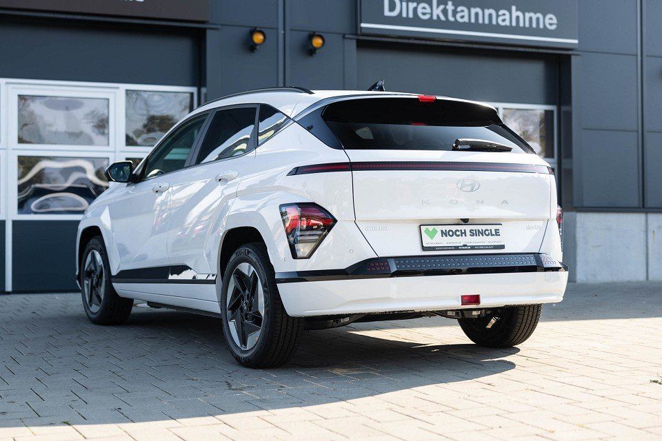 Fahrzeugabbildung Hyundai KONA Elektro 48,4kWh TREND Assi BOSE el. Heckkla
