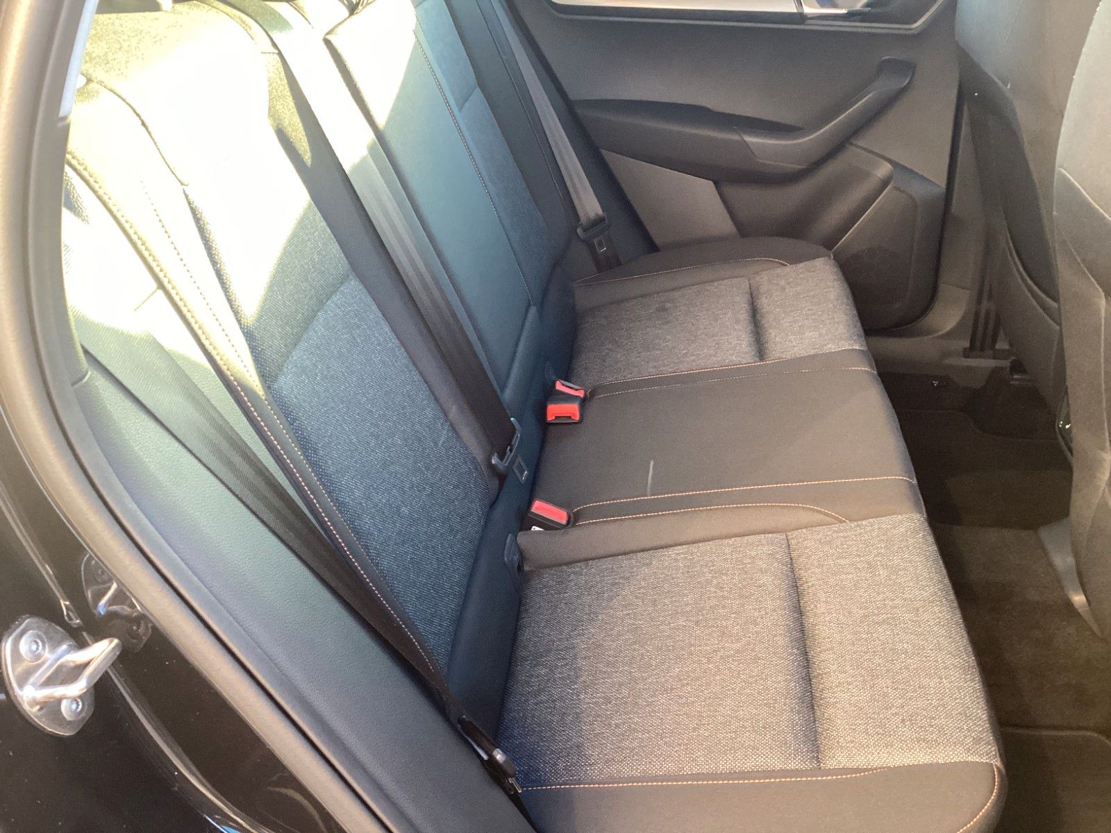 Fahrzeugabbildung SKODA Karoq Clever 2.0 TDI 110 KW DSG 4x4