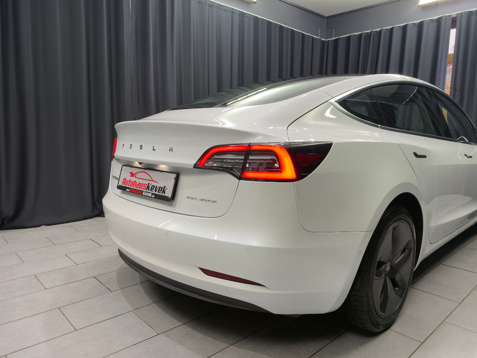 Fahrzeugabbildung Tesla Model 3 Long Range Dual AWD |PANO|PREMIUM-SOUND