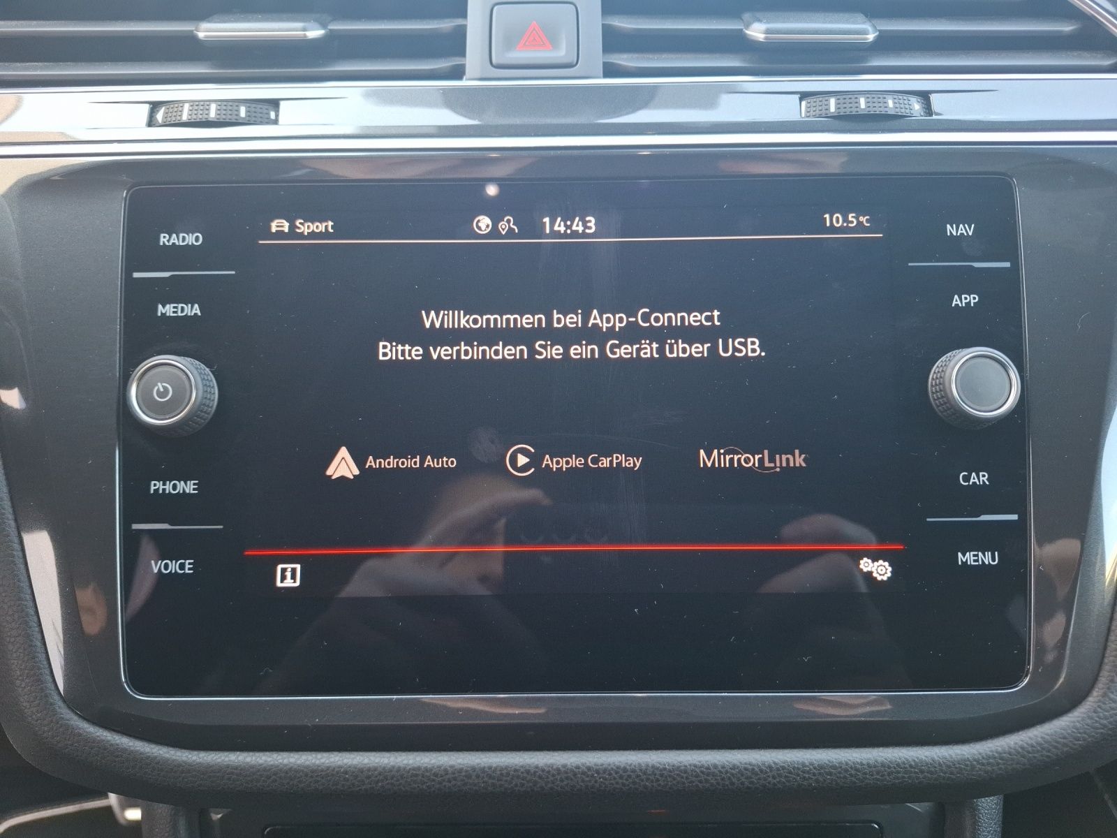 Fahrzeugabbildung Volkswagen Tiguan Allspace TDI R-Line DSG 4M Matrix AHK Nav