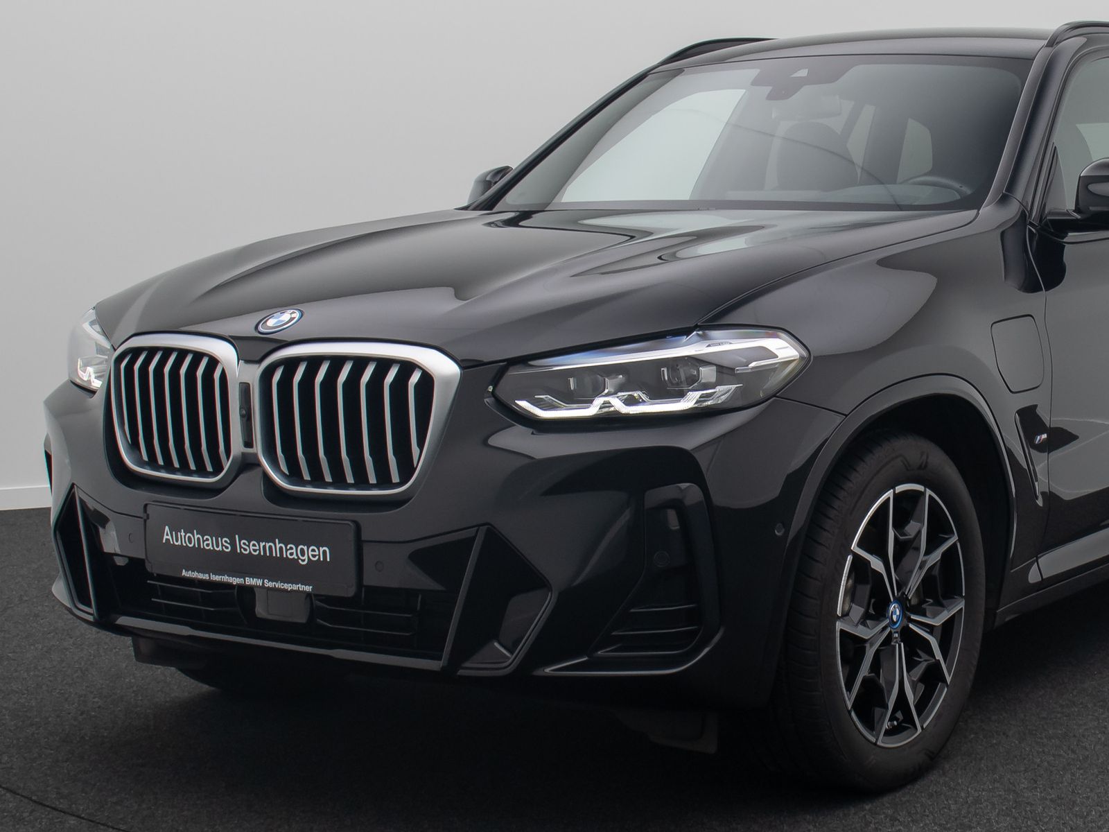 Fahrzeugabbildung BMW X3 xD30e M Sport Komfort AHK HUD DAB 360°HiFi