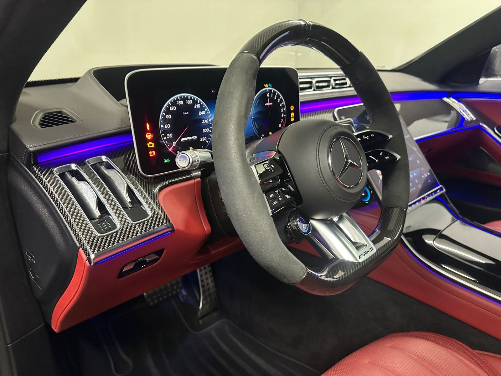 Fahrzeugabbildung Mercedes-Benz S 63 E Performance *EXKLUSIV*TV*PANO*FOND ENTER