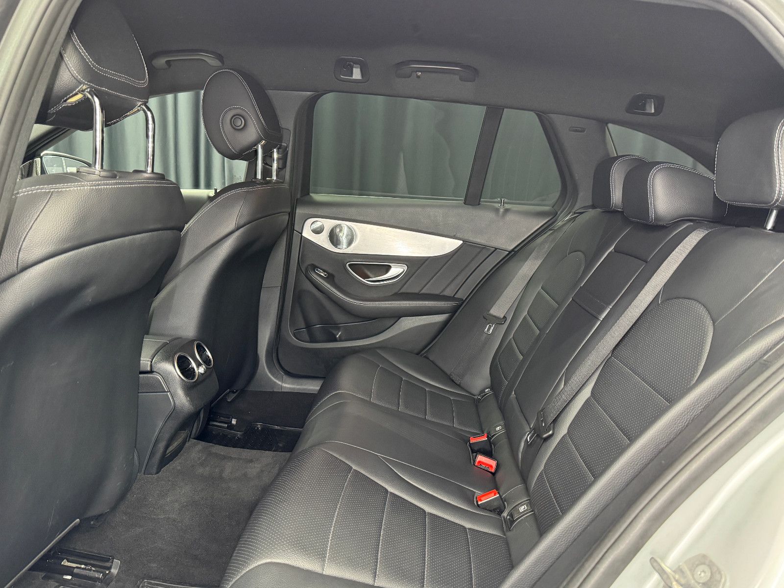 Fahrzeugabbildung Mercedes-Benz Mercedes Benz C 300e T-Modell |BURMESTER|AHK