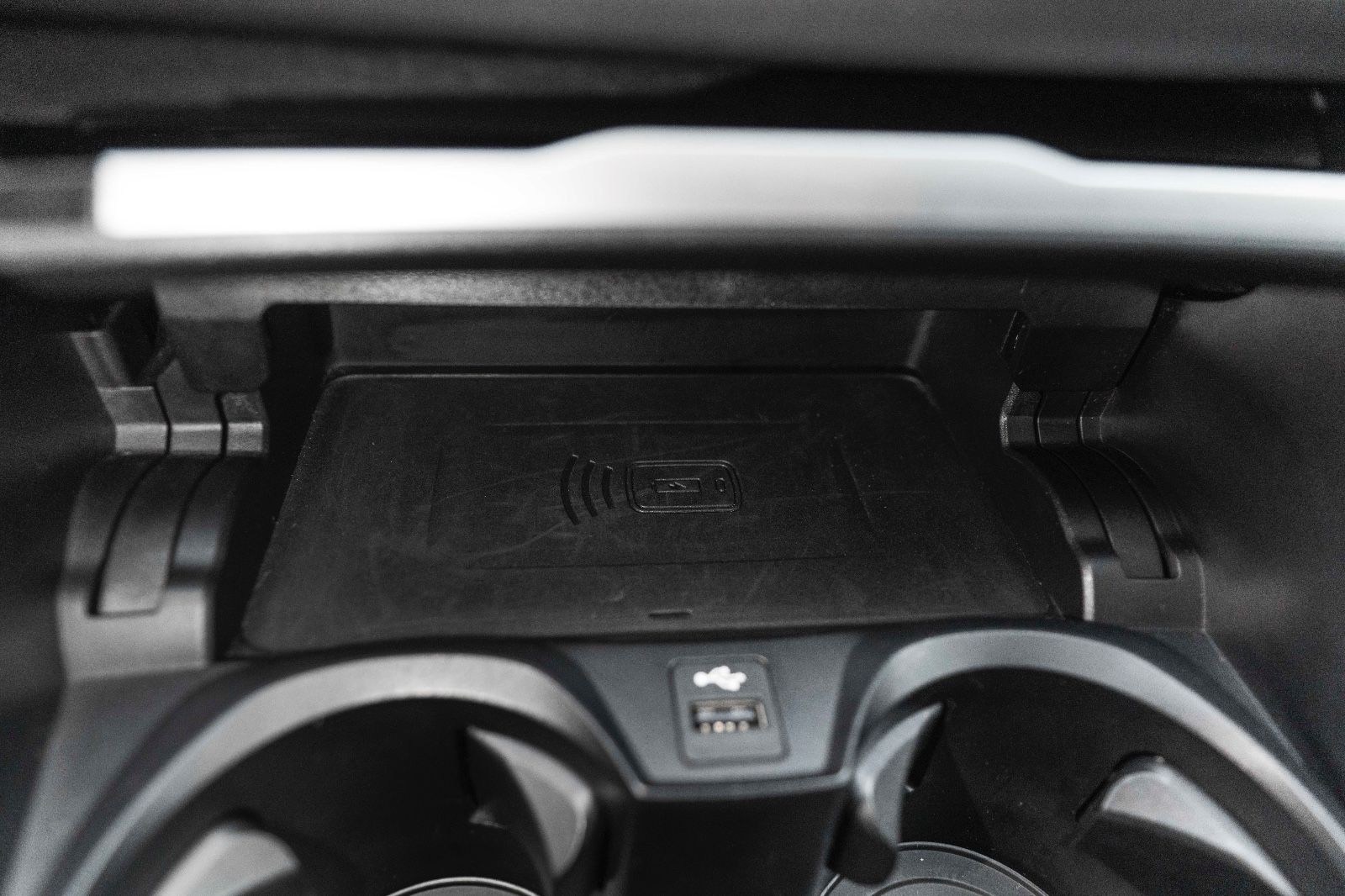 Fahrzeugabbildung BMW 330IX M-Sporpaket LED H&K TOTW CARPLAY KAM