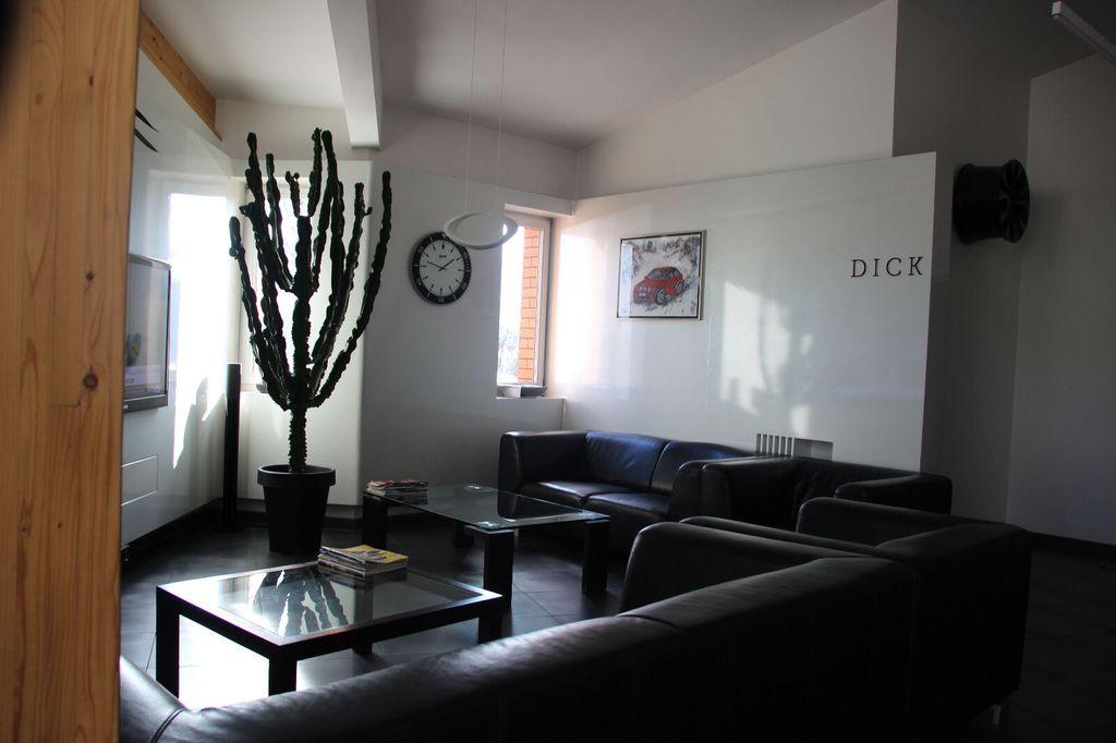 showroom-image-main