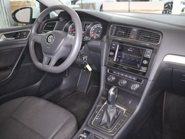 Volkswagen Golf - 11