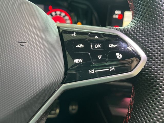 Fahrzeugabbildung Volkswagen Golf 2.0 TSI DSG GTI LEDER AHK NAVI IQ.LIGHT KAM