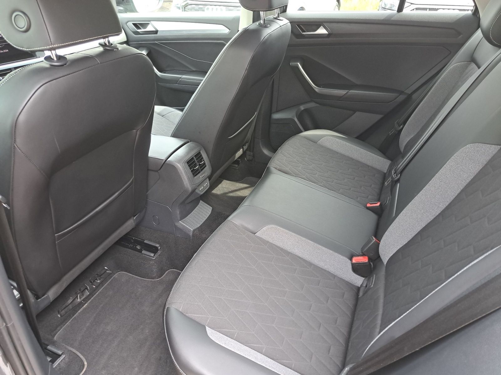 Volkswagen T-Roc - Bild 14
