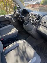 Volkswagen T5 .2 Multivan xenon AHK 7 Sitzer Navi 2 Schiebt - Volkswagen T5 Multivan mit Diesel-Antrieb: Kleinbus