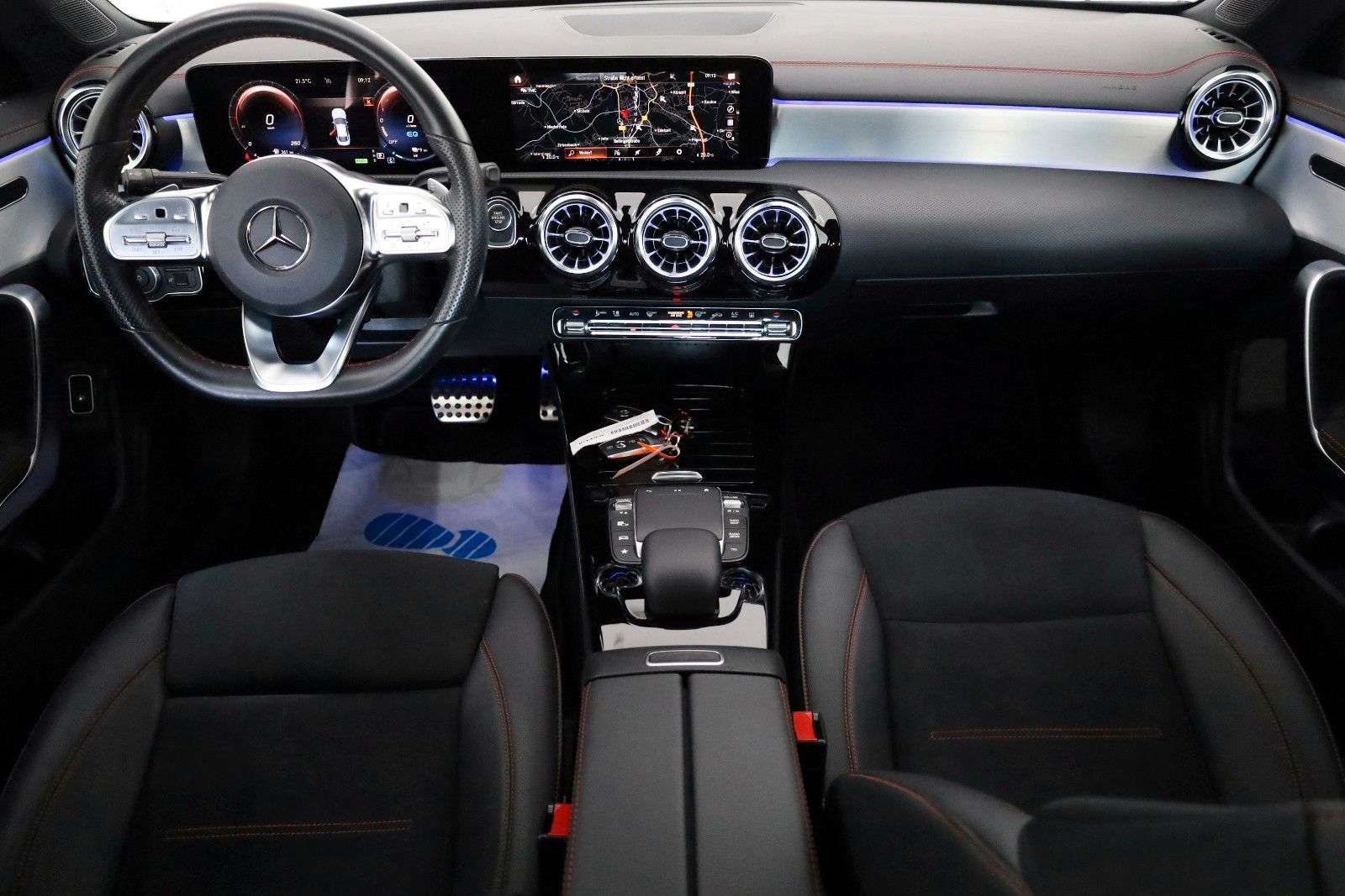 Fahrzeugabbildung Mercedes-Benz CLA 250e AMG Line  TLeder,Navi,LED,ParkPaket,AHK