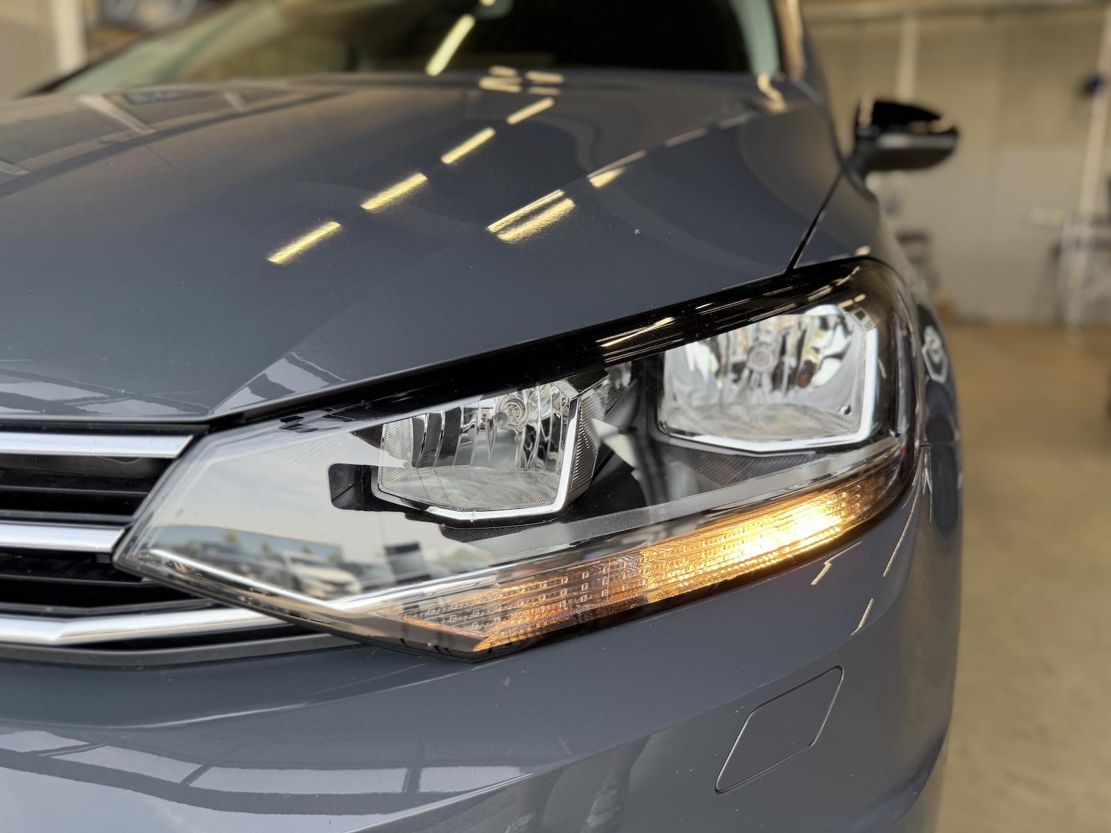 Volkswagen Touran 1.5TSI DSG Goal 7 Sitze NAVI Heckkl.el., миниатюра 2