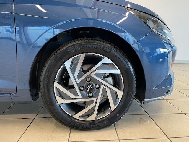Fahrzeugabbildung Hyundai i20 Trend VerkehrszeichenERK Kamera Navi DAB