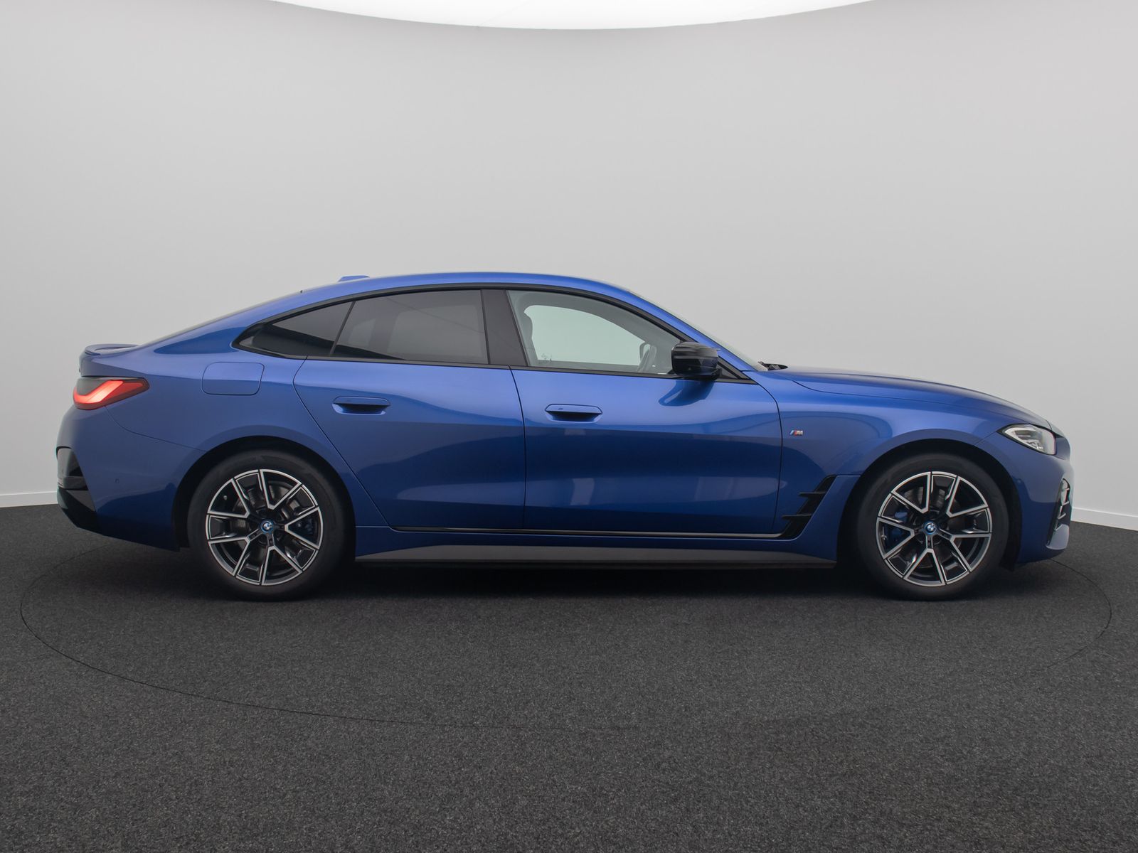 Fahrzeugabbildung BMW i4 M50 360° HUD AHK DAB Alarm H/K Komfort 18Zoll