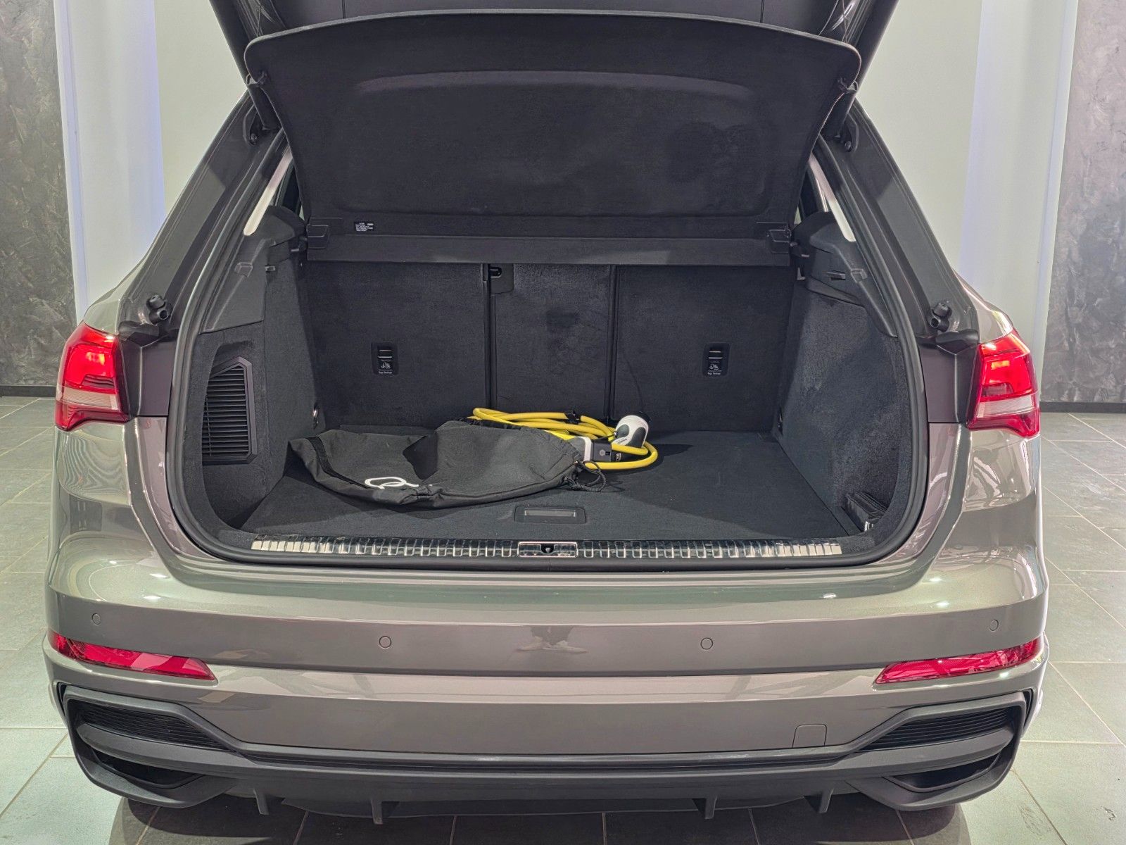 Audi Q3 45 TFSI e S line foto 14