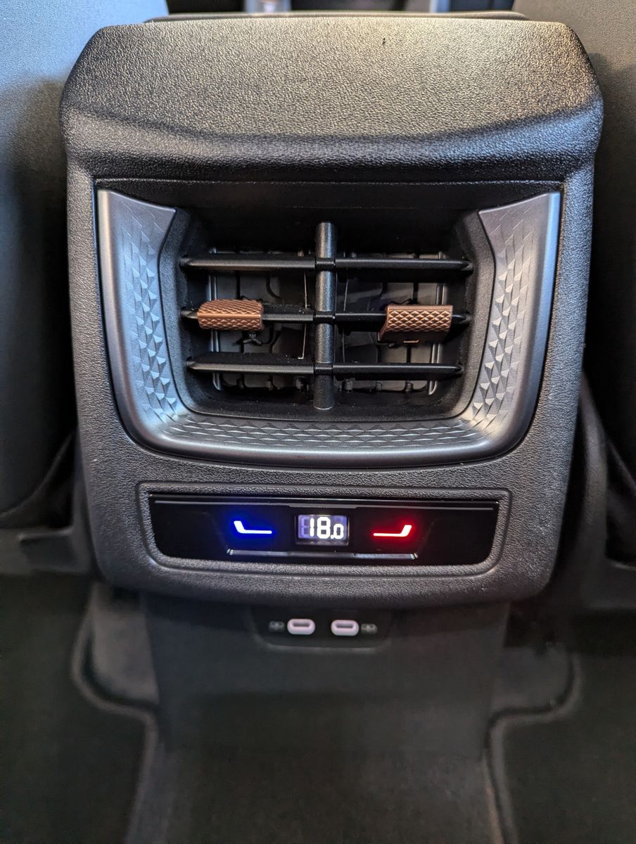 CUPRA Terramar 1.5 eTSI Dinamica Edge-Paket HUD 19" - Image 24